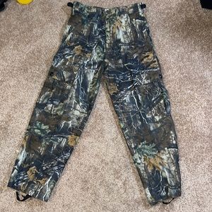Challenger youth Large (14-16) camo hunting pants